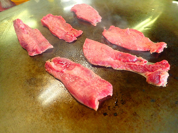 第37弾は朝焼肉!