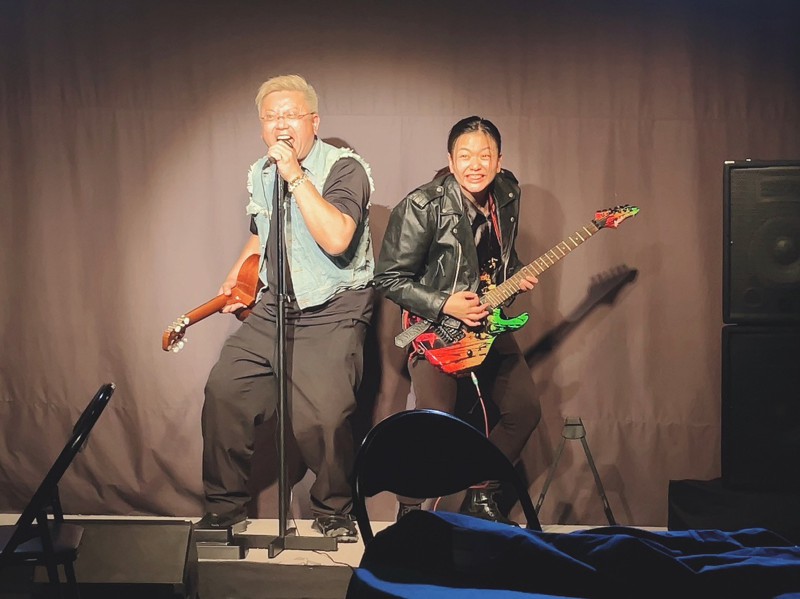 ロックの降り降り注ぐHOUSE