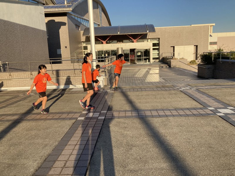 鬼ごっこ