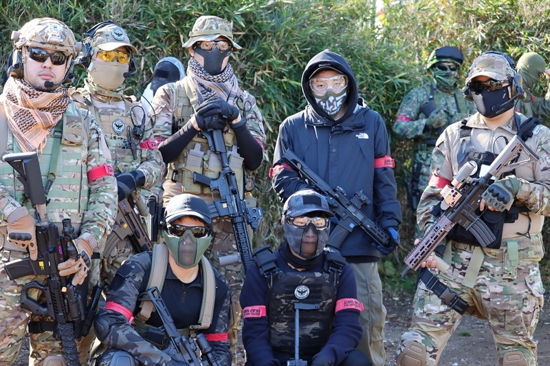 11/19 HEADSHOT