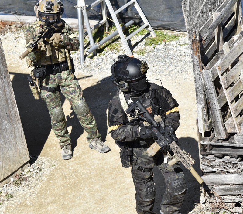 日米同盟のふりをする